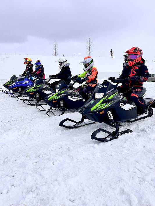 120cc og 200cc vélsleðar stelpur